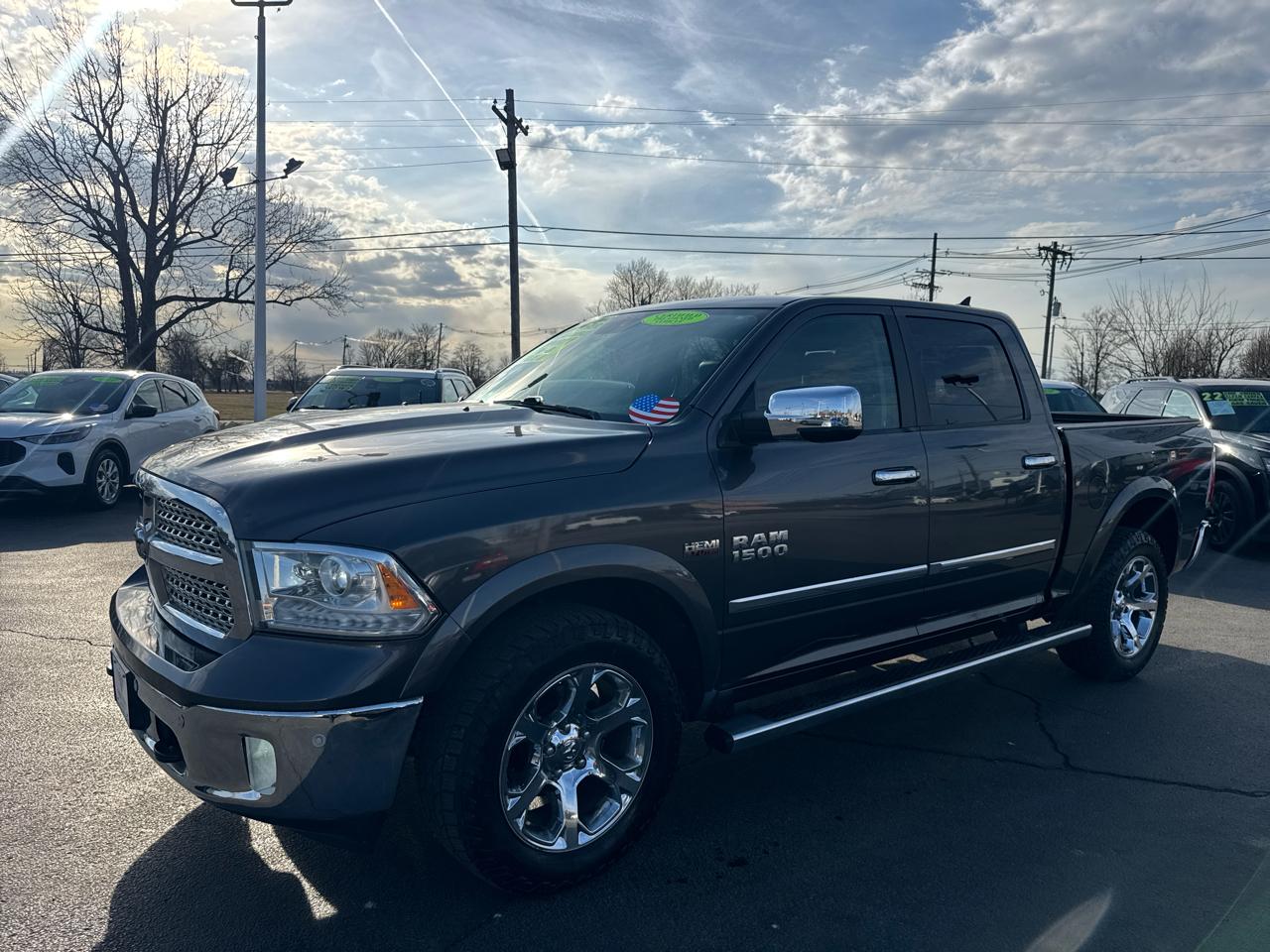 RAM 1500 Laramie Crew Cab SWB 4WD 2016
