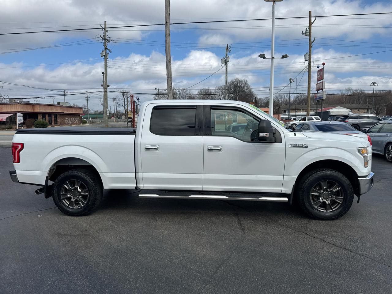 Ford F-150 4WD Reg Cab 126" XLT 2017