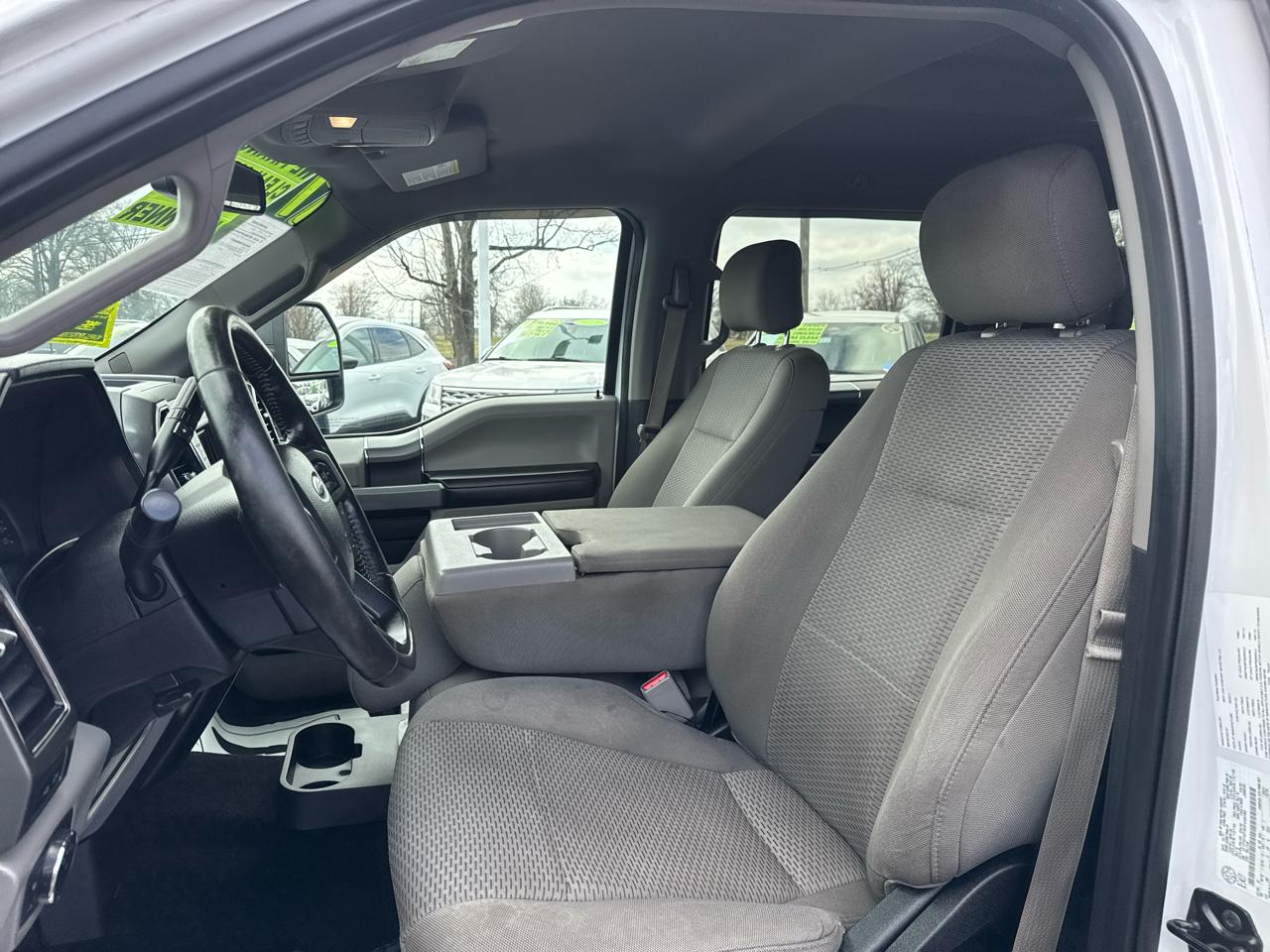 Ford F-150 4WD Reg Cab 126" XLT 2017