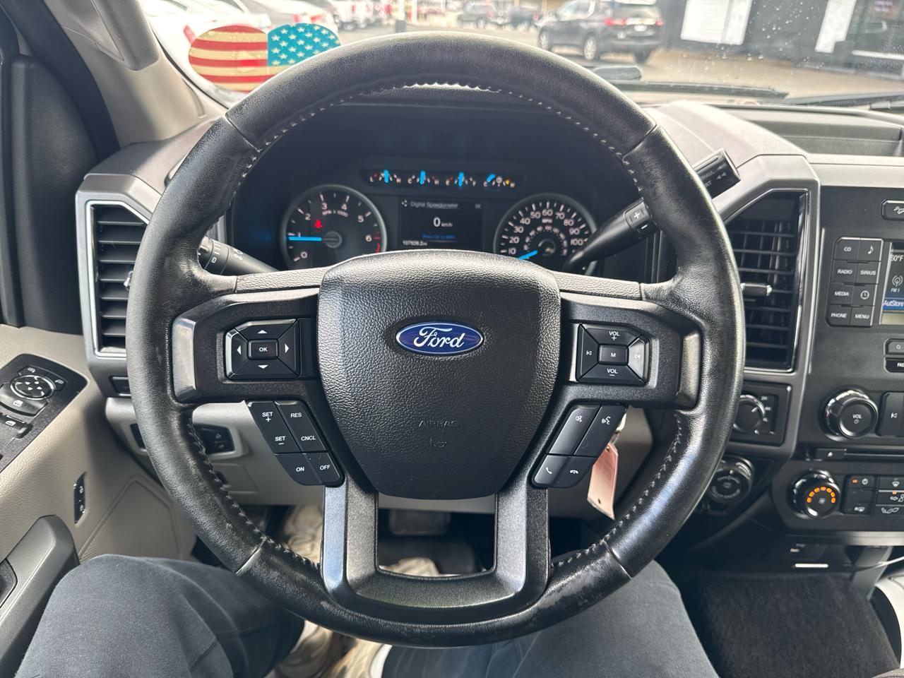 Ford F-150 4WD Reg Cab 126" XLT 2017