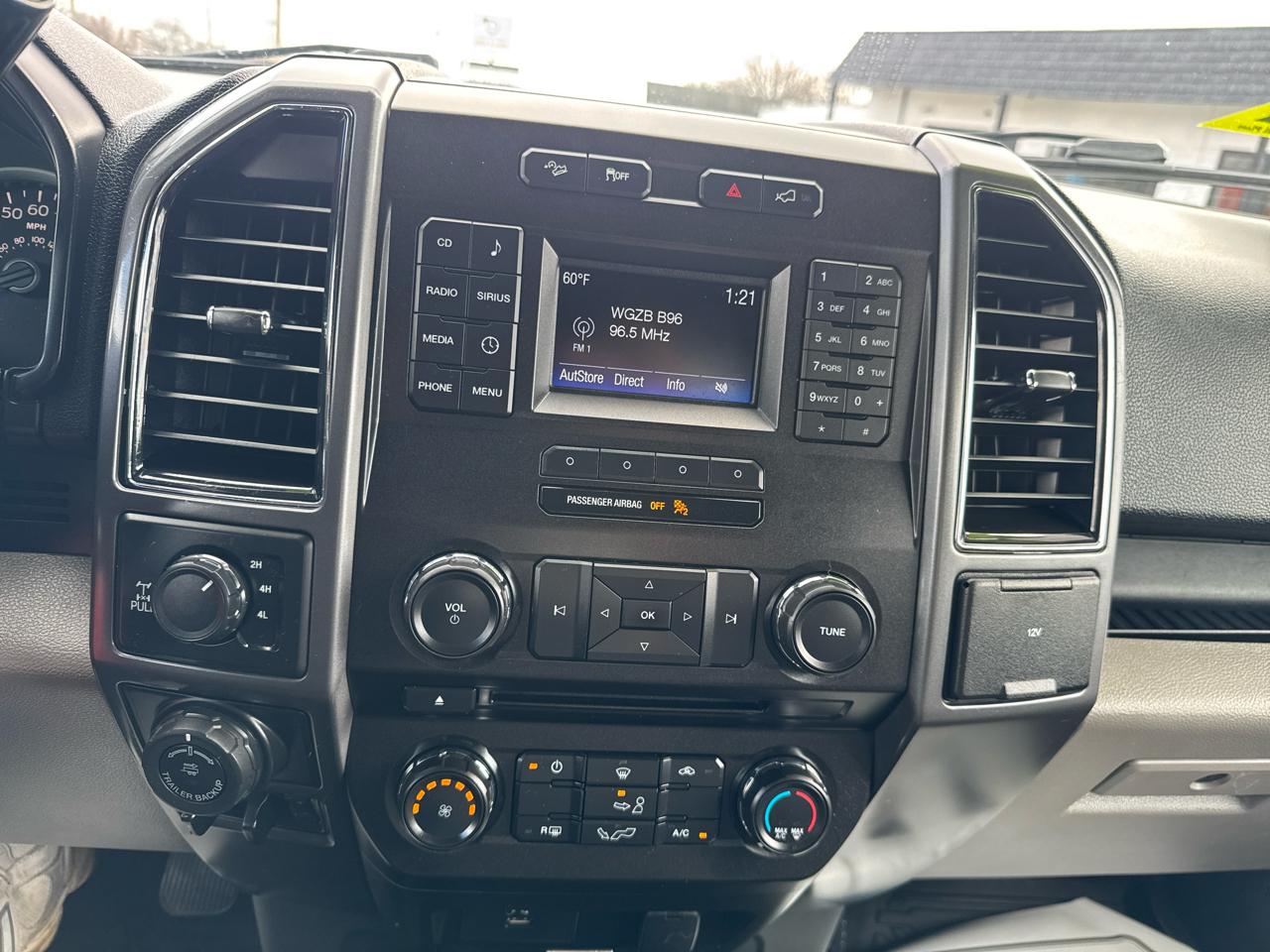 Ford F-150 4WD Reg Cab 126" XLT 2017