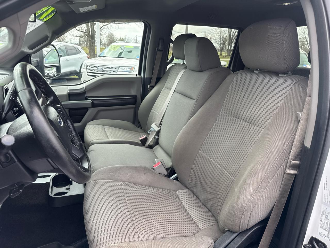 Ford F-150 4WD Reg Cab 126" XLT 2017