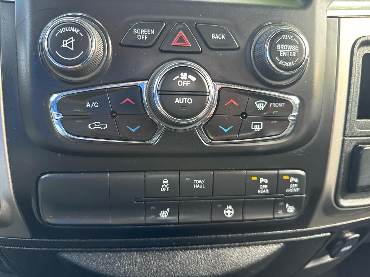 RAM 1500 Classic Tradesman Quad Cab 4WD 2019