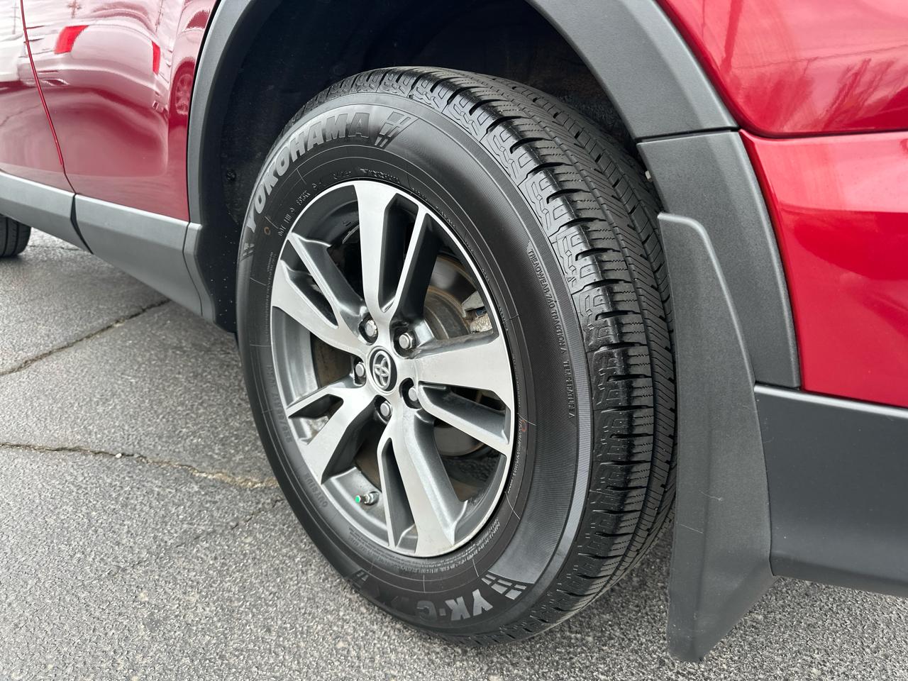 Toyota RAV4 XLE AWD 2018