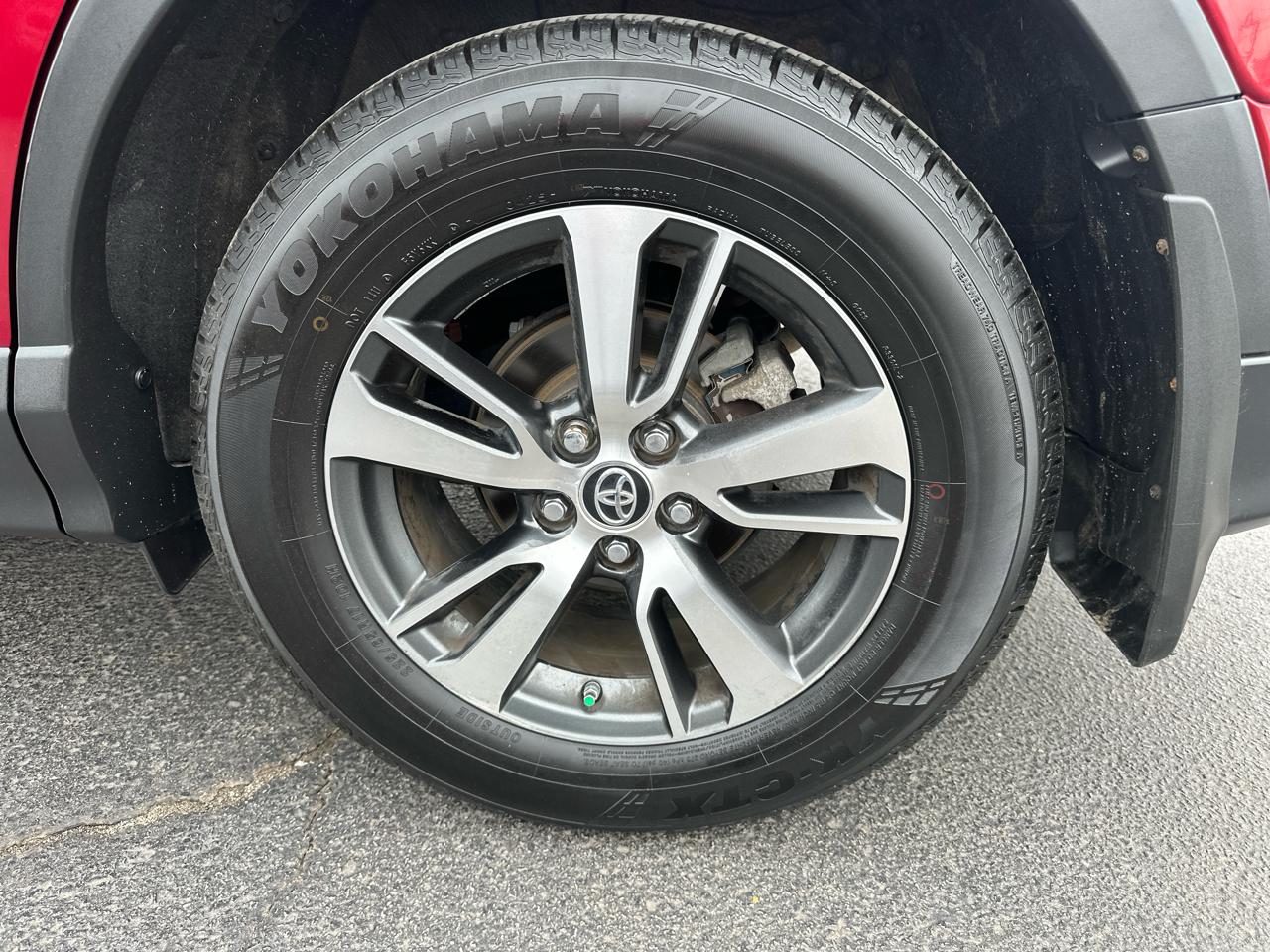 Toyota RAV4 XLE AWD 2018