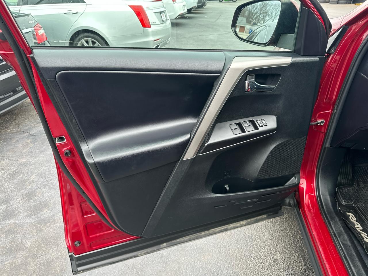 Toyota RAV4 XLE AWD 2018