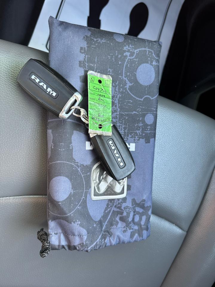 RAM 2500 Tradesman Crew Cab SWB 4WD 2024