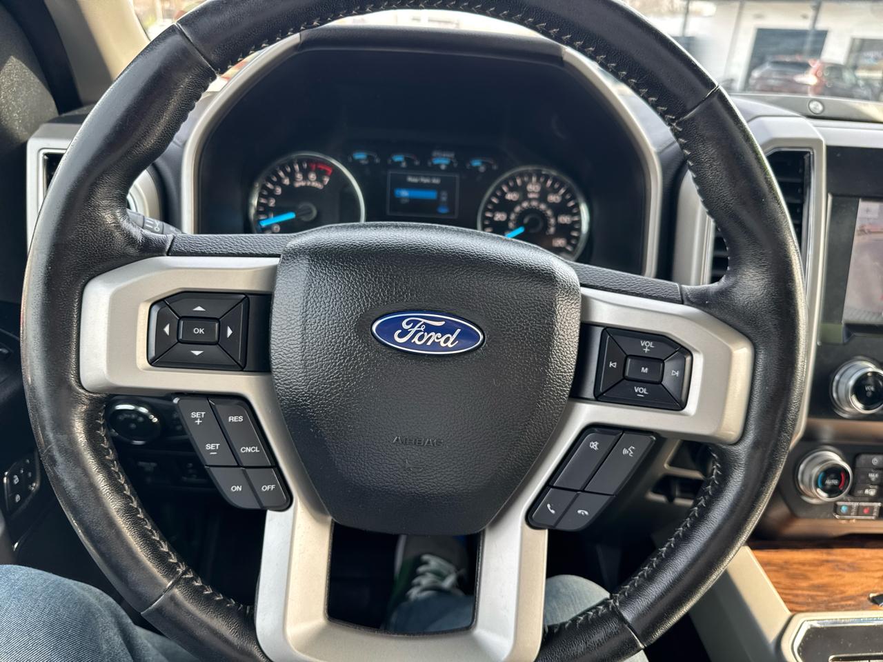 Ford F-150 4WD SuperCab 133" Lariat 2019