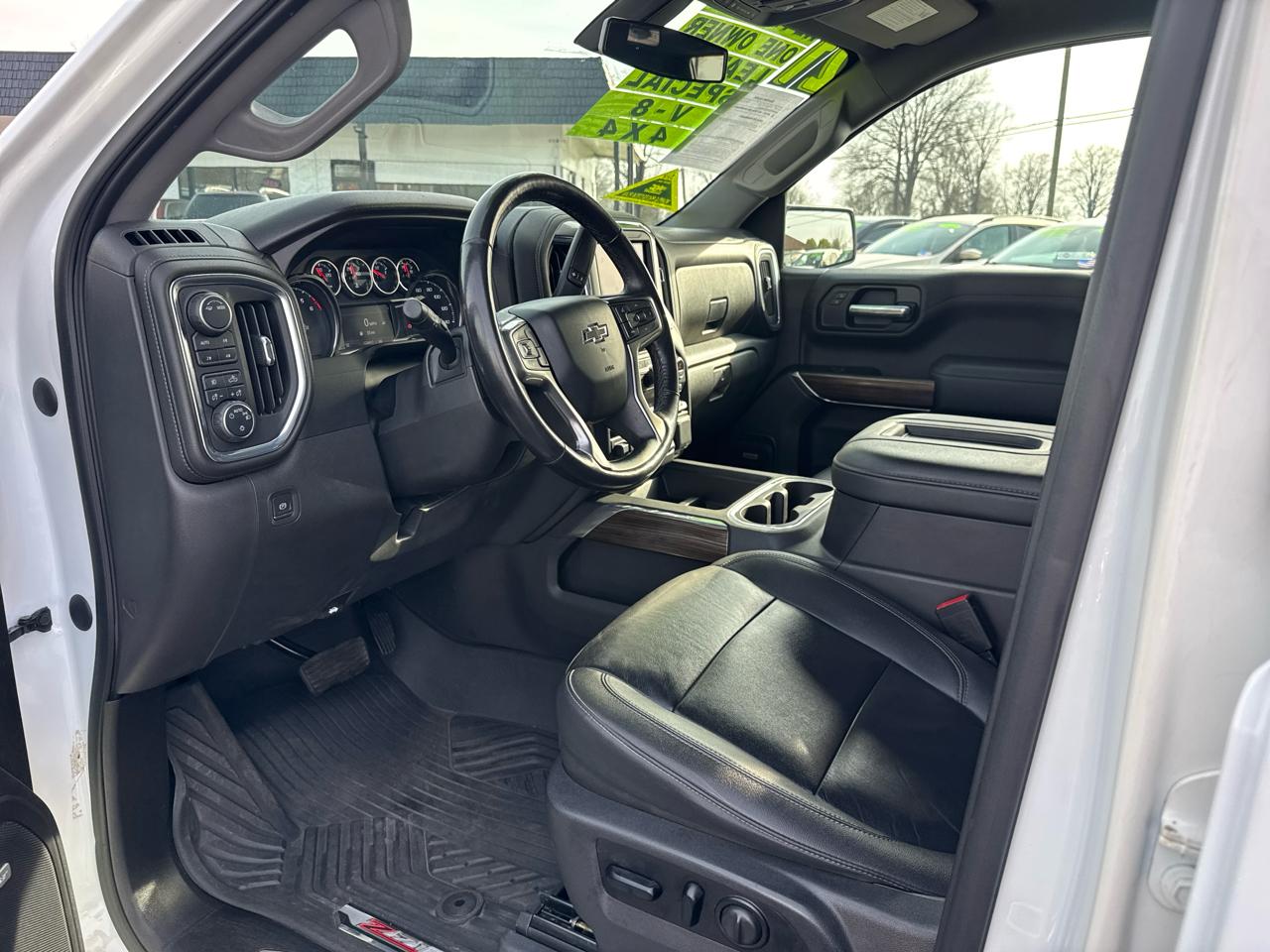 Chevrolet Silverado 1500 4WD Crew Cab 147" Custom Trail Boss 2021