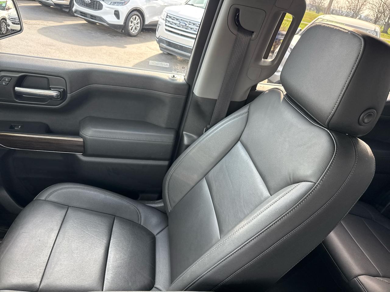 Chevrolet Silverado 1500 4WD Crew Cab 147" Custom Trail Boss 2021