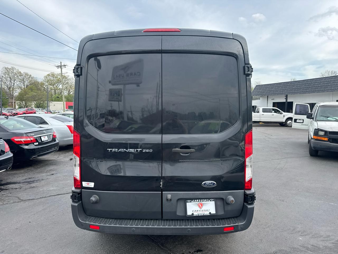 Ford Transit 250 Van Med. Roof w/Sliding Pass. 148-in. WB 2015