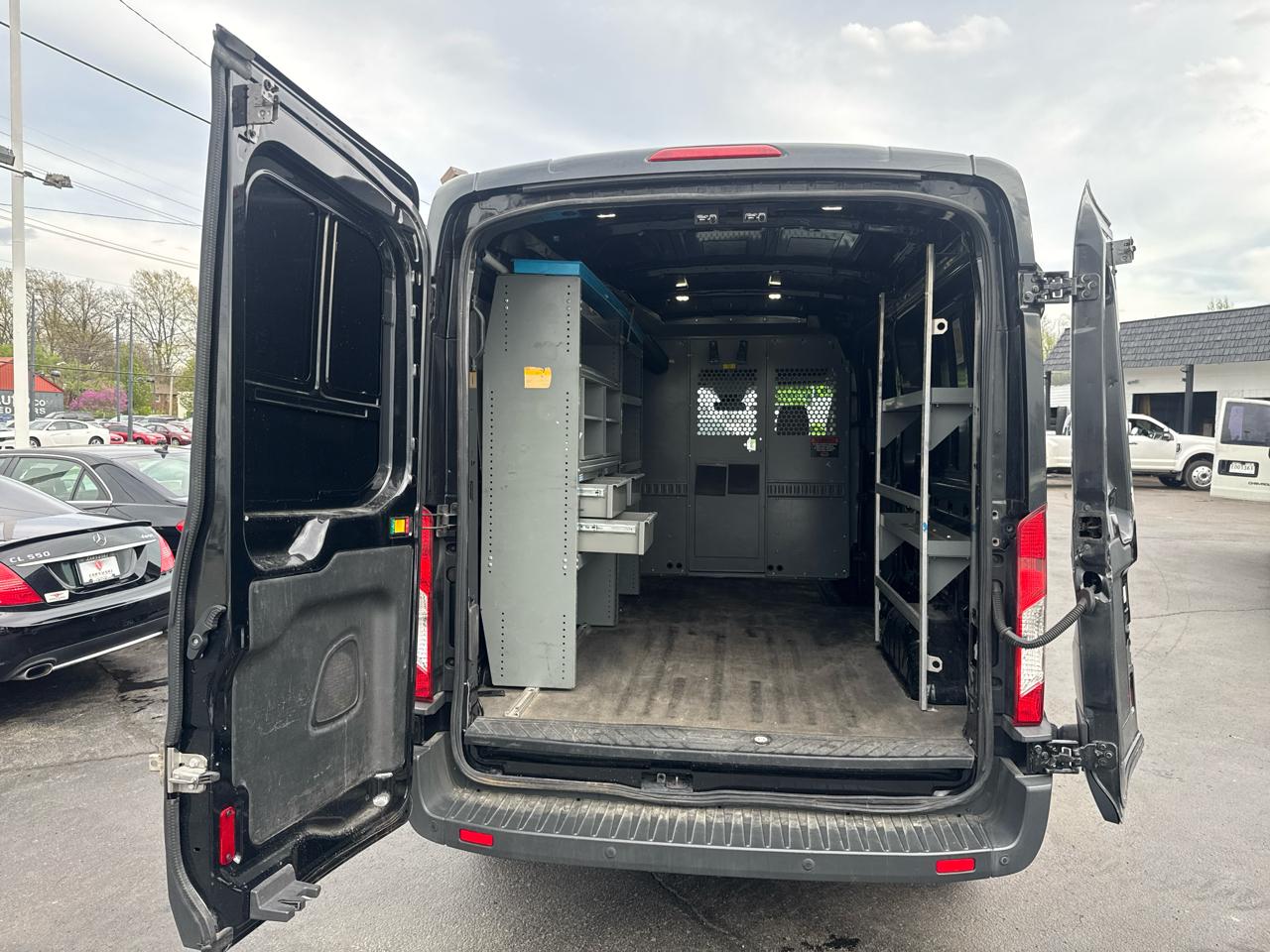 Ford Transit 250 Van Med. Roof w/Sliding Pass. 148-in. WB 2015