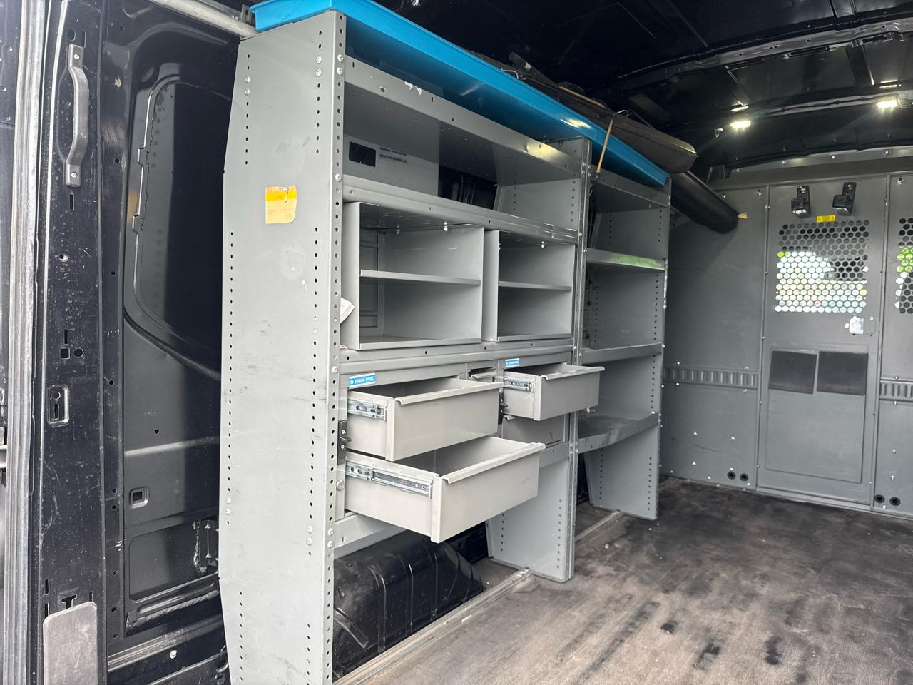 Ford Transit 250 Van Med. Roof w/Sliding Pass. 148-in. WB 2015