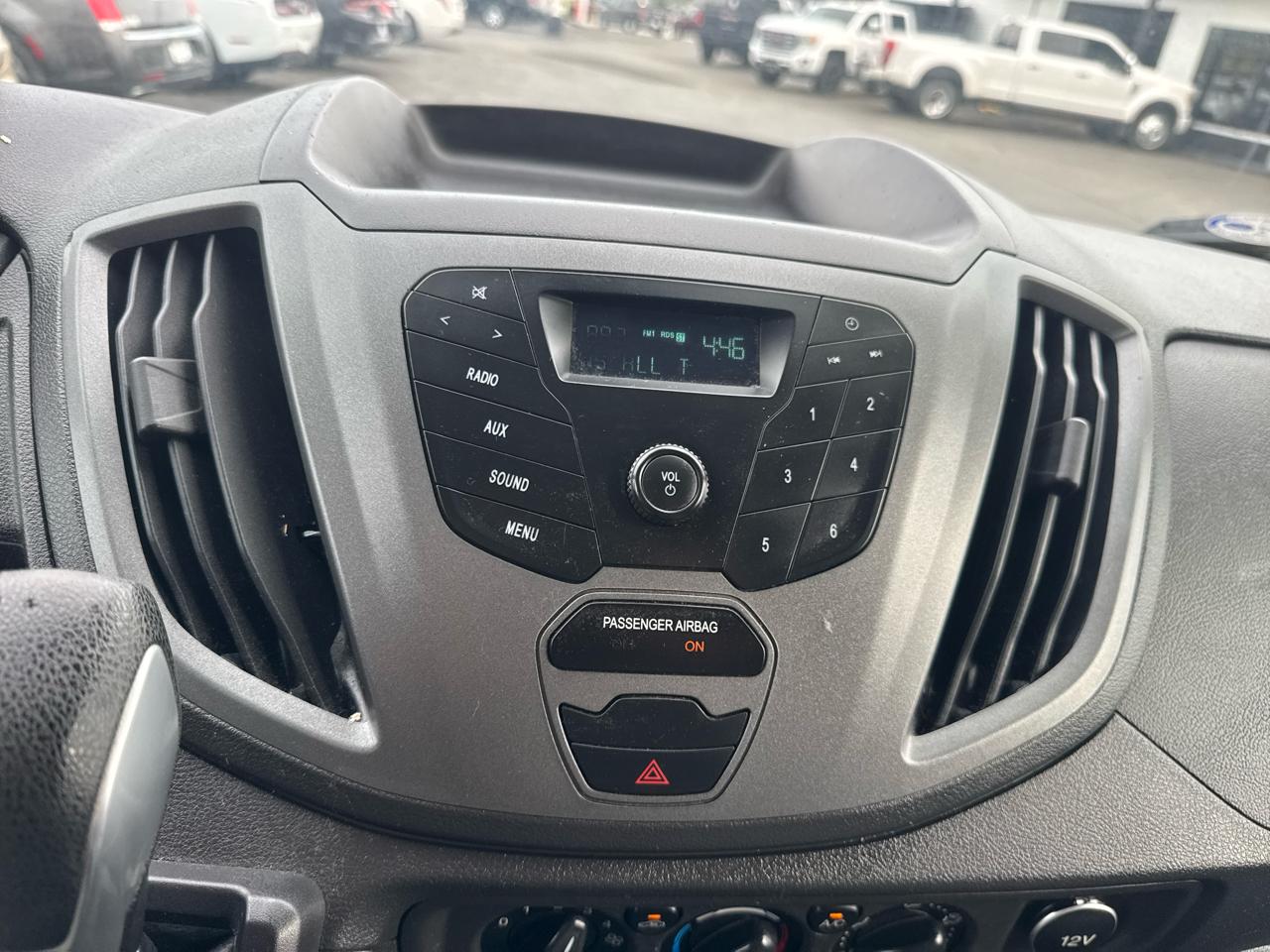 Ford Transit 250 Van Med. Roof w/Sliding Pass. 148-in. WB 2015