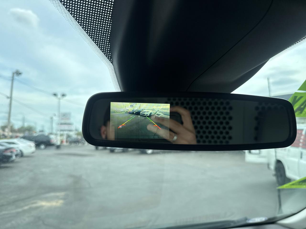 Ford Transit 250 Van Med. Roof w/Sliding Pass. 148-in. WB 2015