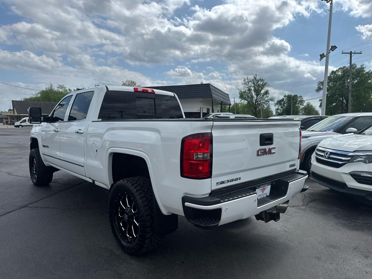 GMC Sierra 2500HD SLT Crew Cab Std. Box 4WD 2015