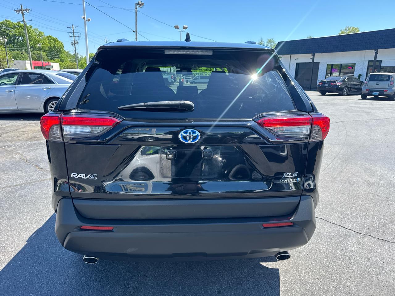 Toyota RAV4 Hybrid XLE 2022