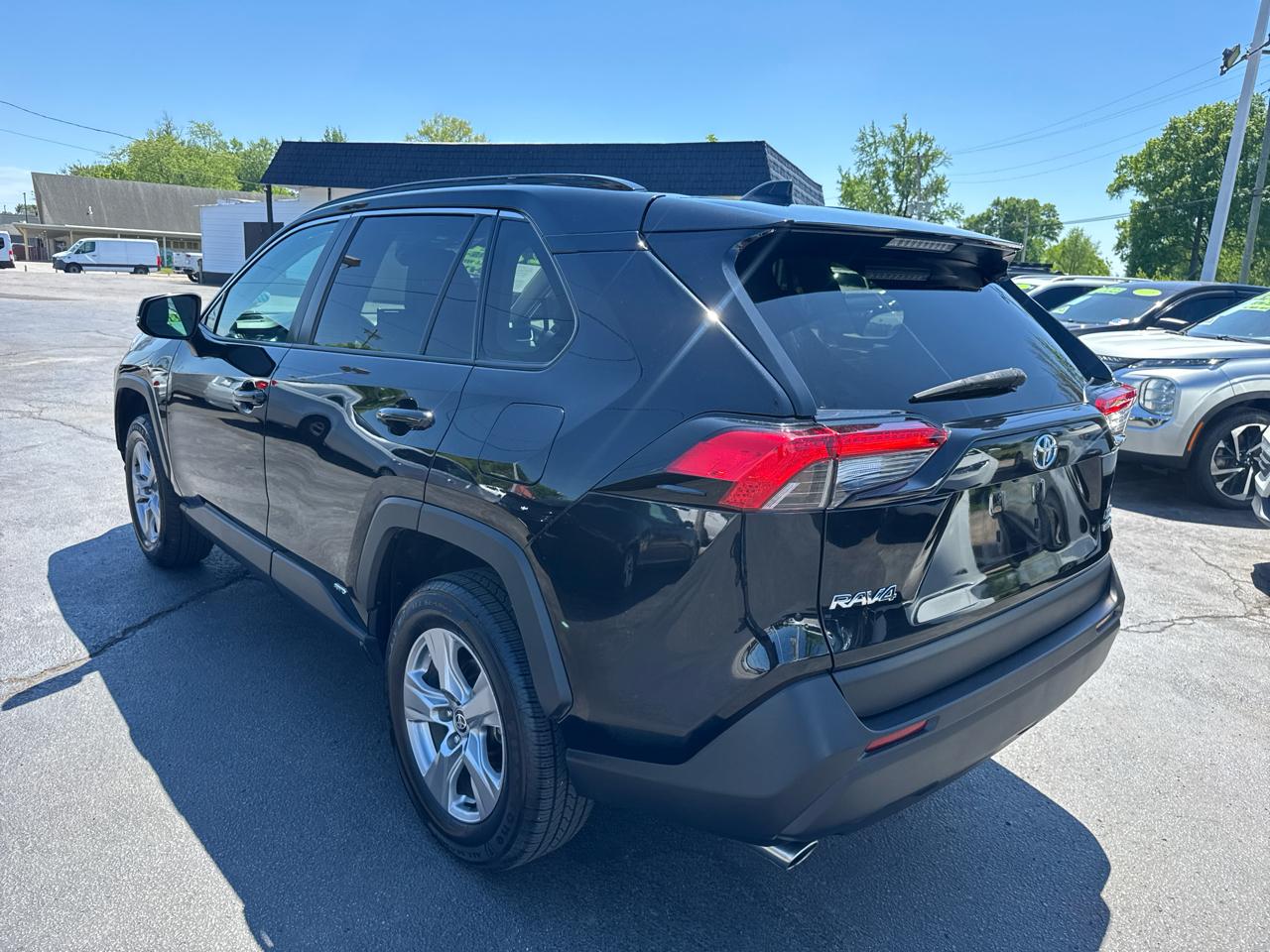 Toyota RAV4 Hybrid XLE 2022