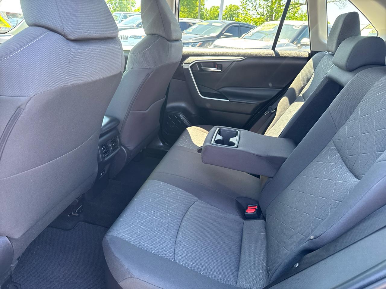 Toyota RAV4 Hybrid XLE 2022