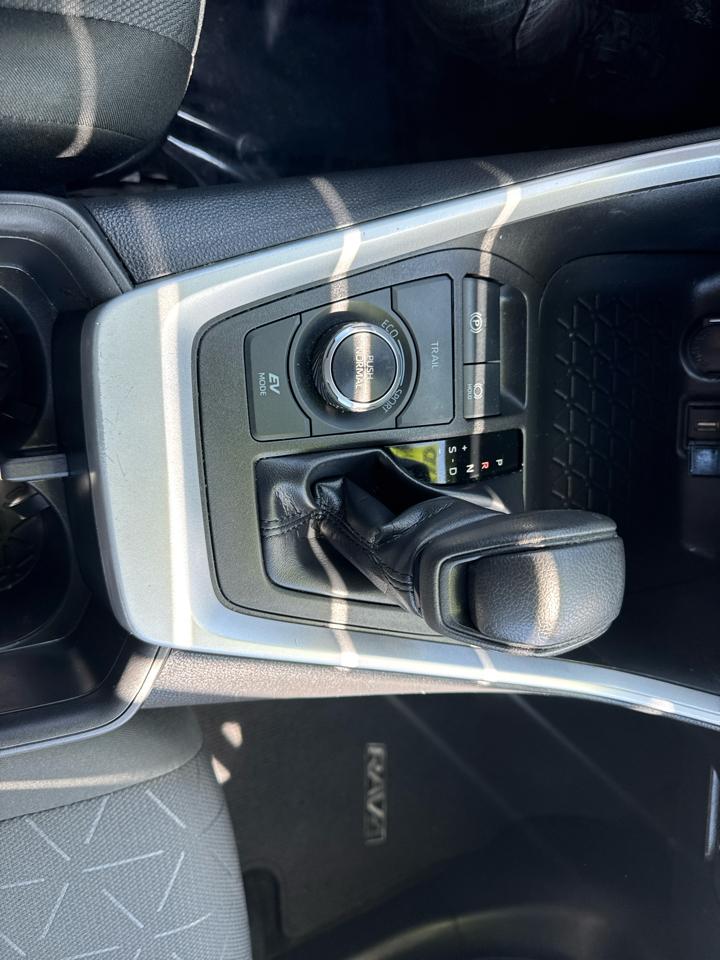 Toyota RAV4 Hybrid XLE 2022