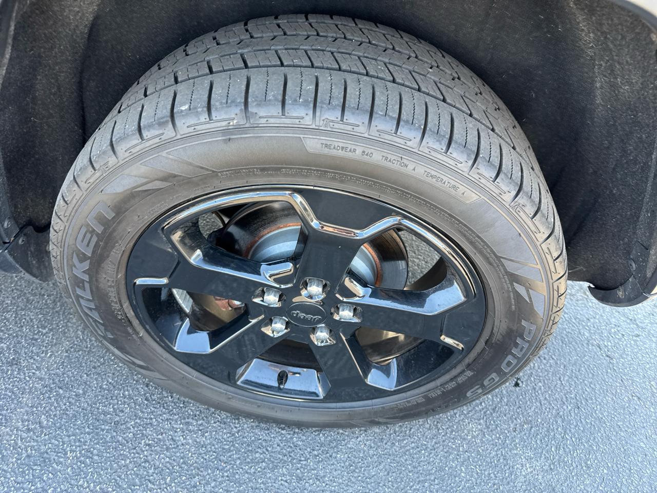 Jeep Grand Cherokee Laredo 4WD 2019