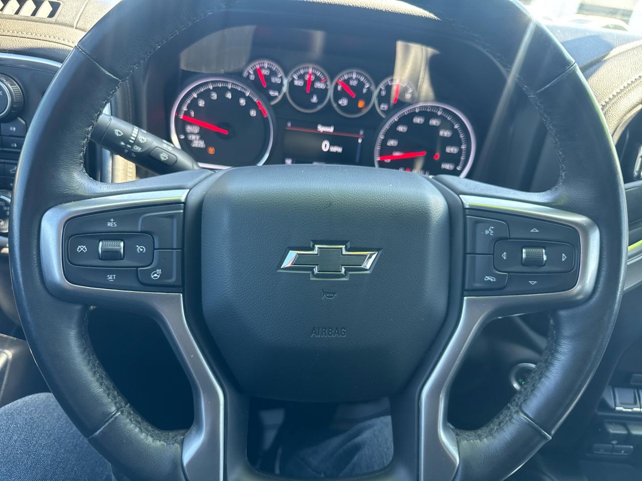 Chevrolet Silverado 1500 4WD Crew Cab 147" RST 2021