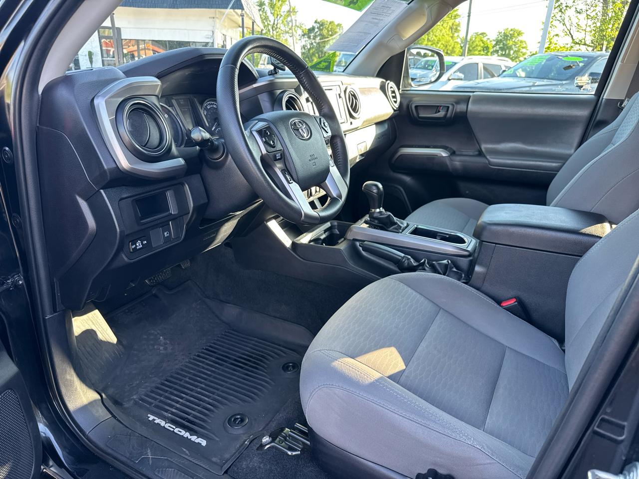 Toyota Tacoma SR5 Access Cab 4WD at 2019