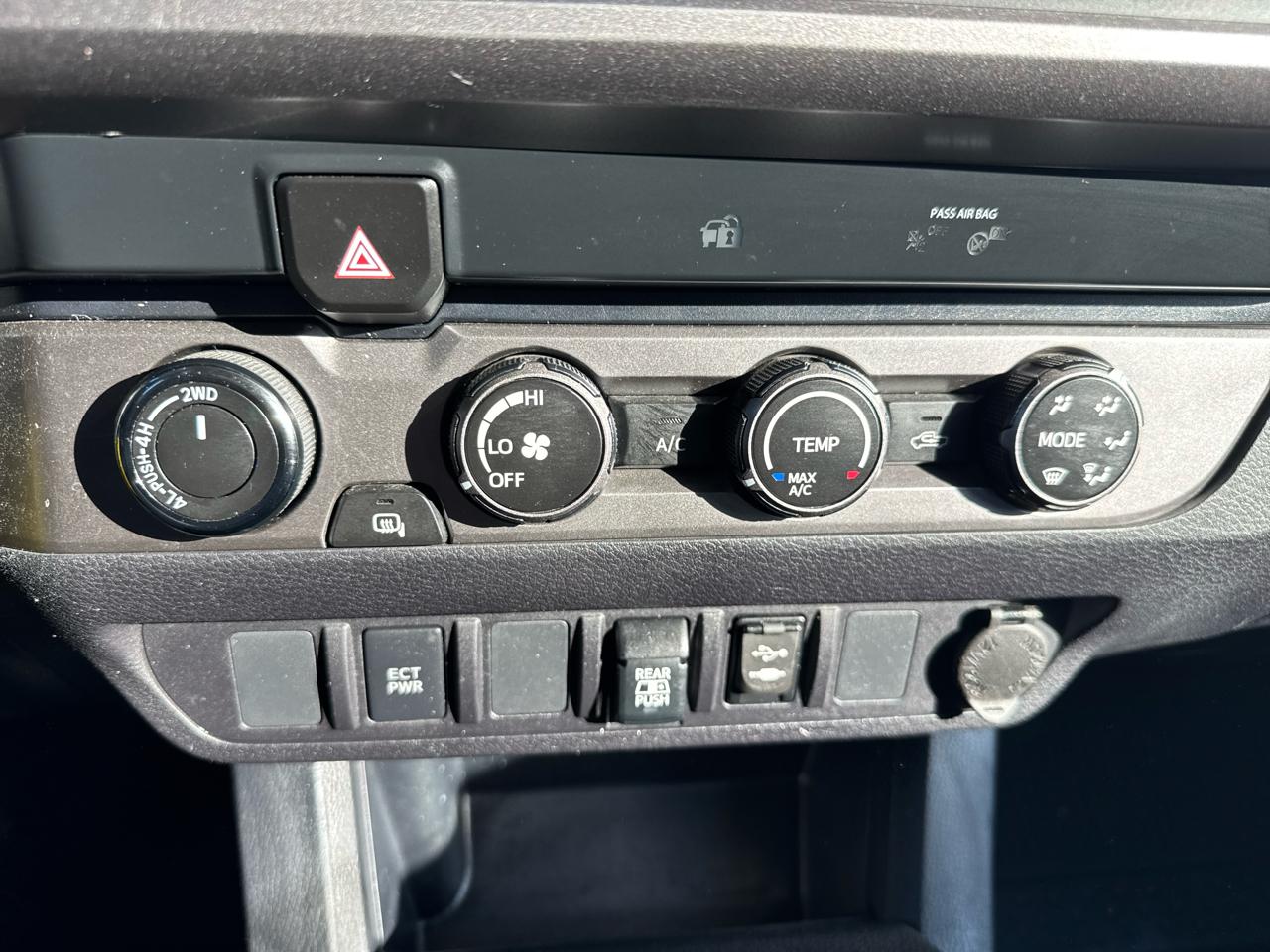 Toyota Tacoma SR5 Access Cab 4WD at 2019