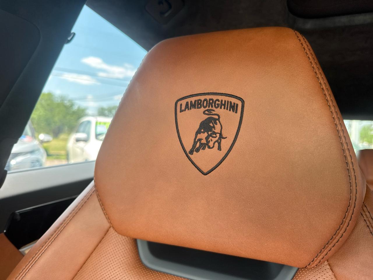 Lamborghini Urus Base 2019