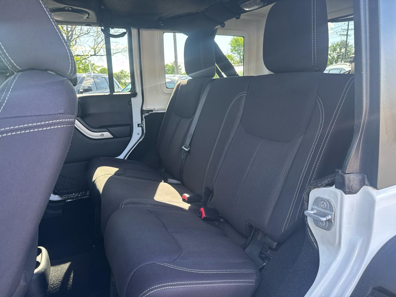 Jeep Wrangler Unlimited Sahara 4WD 2014