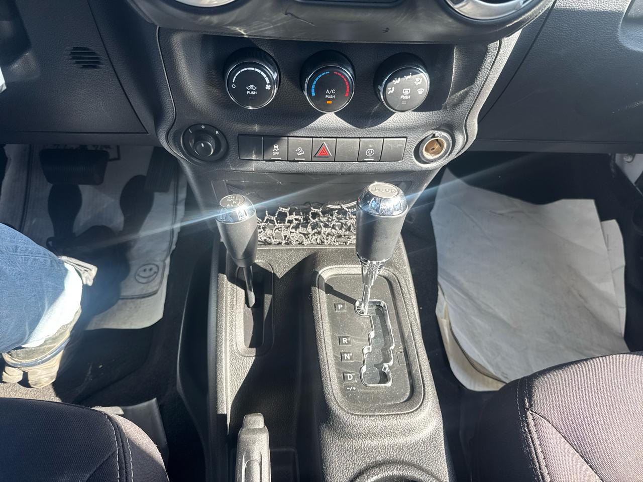 Jeep Wrangler Unlimited Sahara 4WD 2014