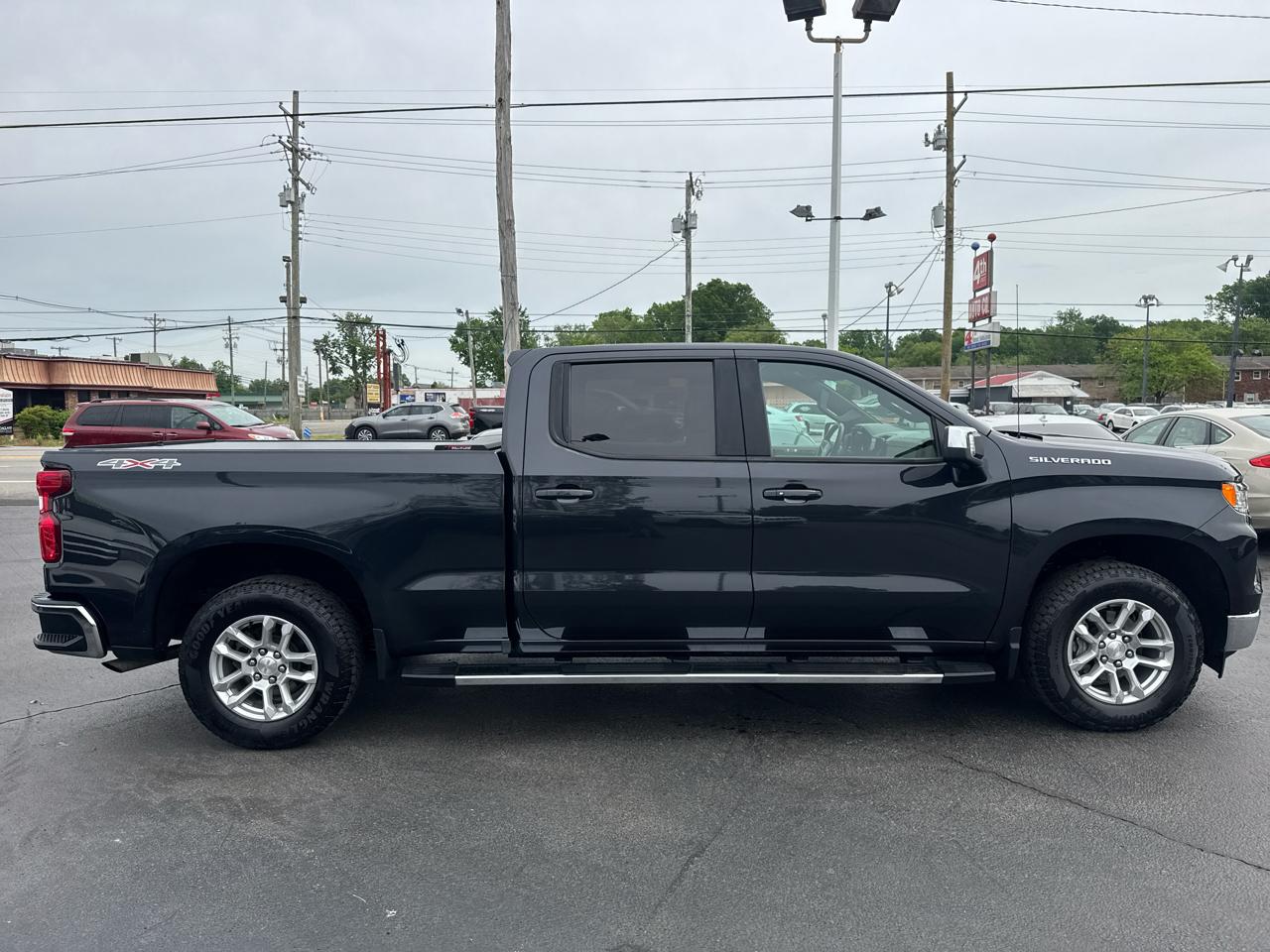 Chevrolet Silverado 1500 2LZ Crew Cab 4WD 2023