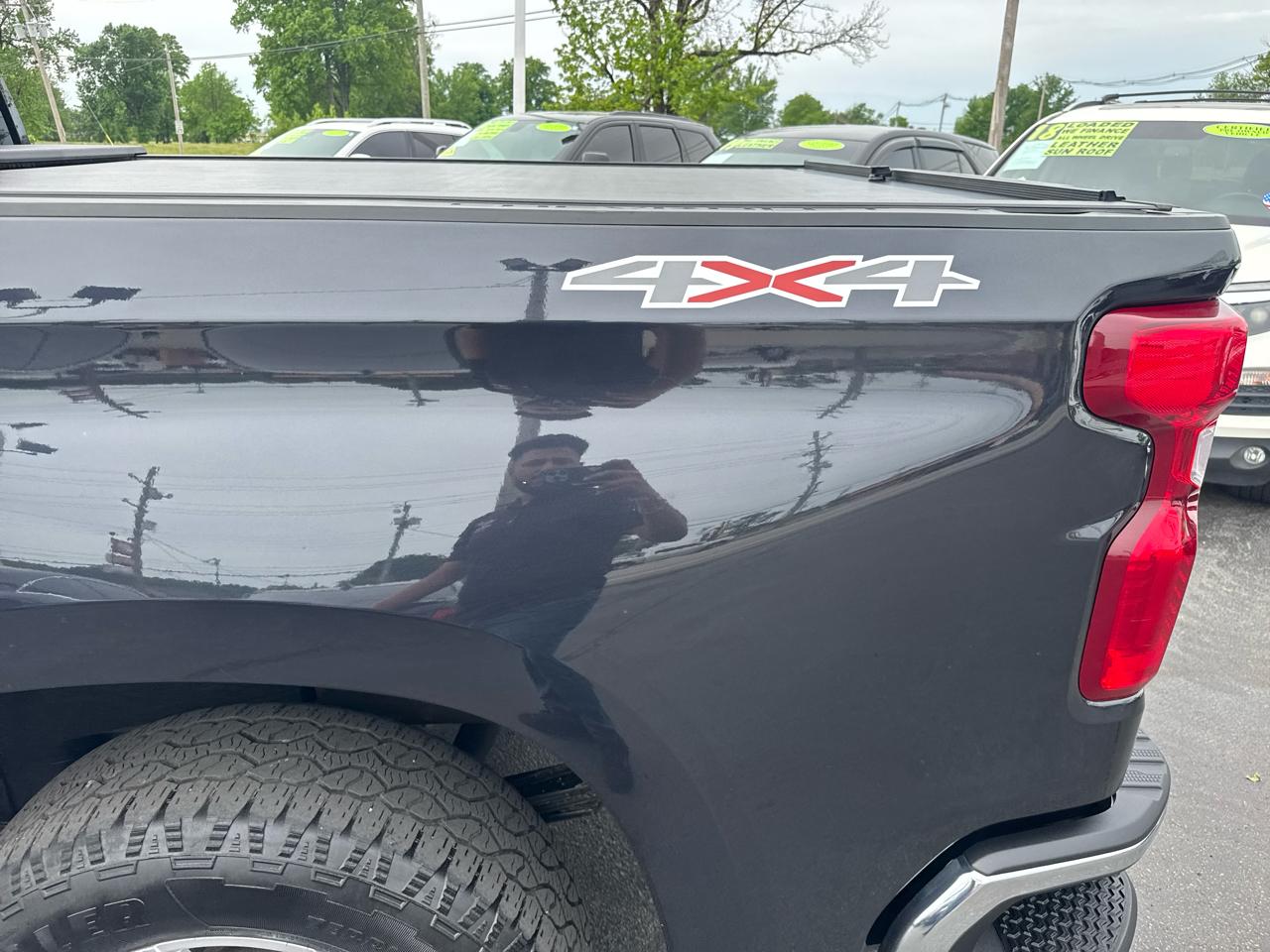 Chevrolet Silverado 1500 2LZ Crew Cab 4WD 2023