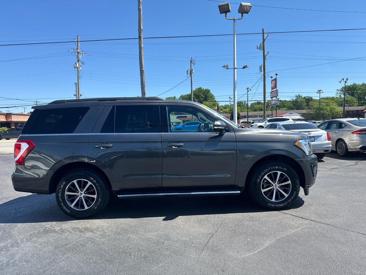 Ford Expedition XLT 4WD 2019