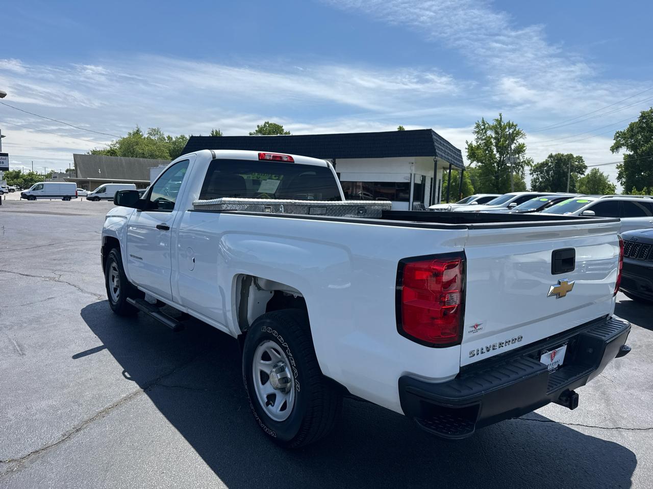 Chevrolet Silverado 1500 2WD Reg Cab 140" Work Truck 2015
