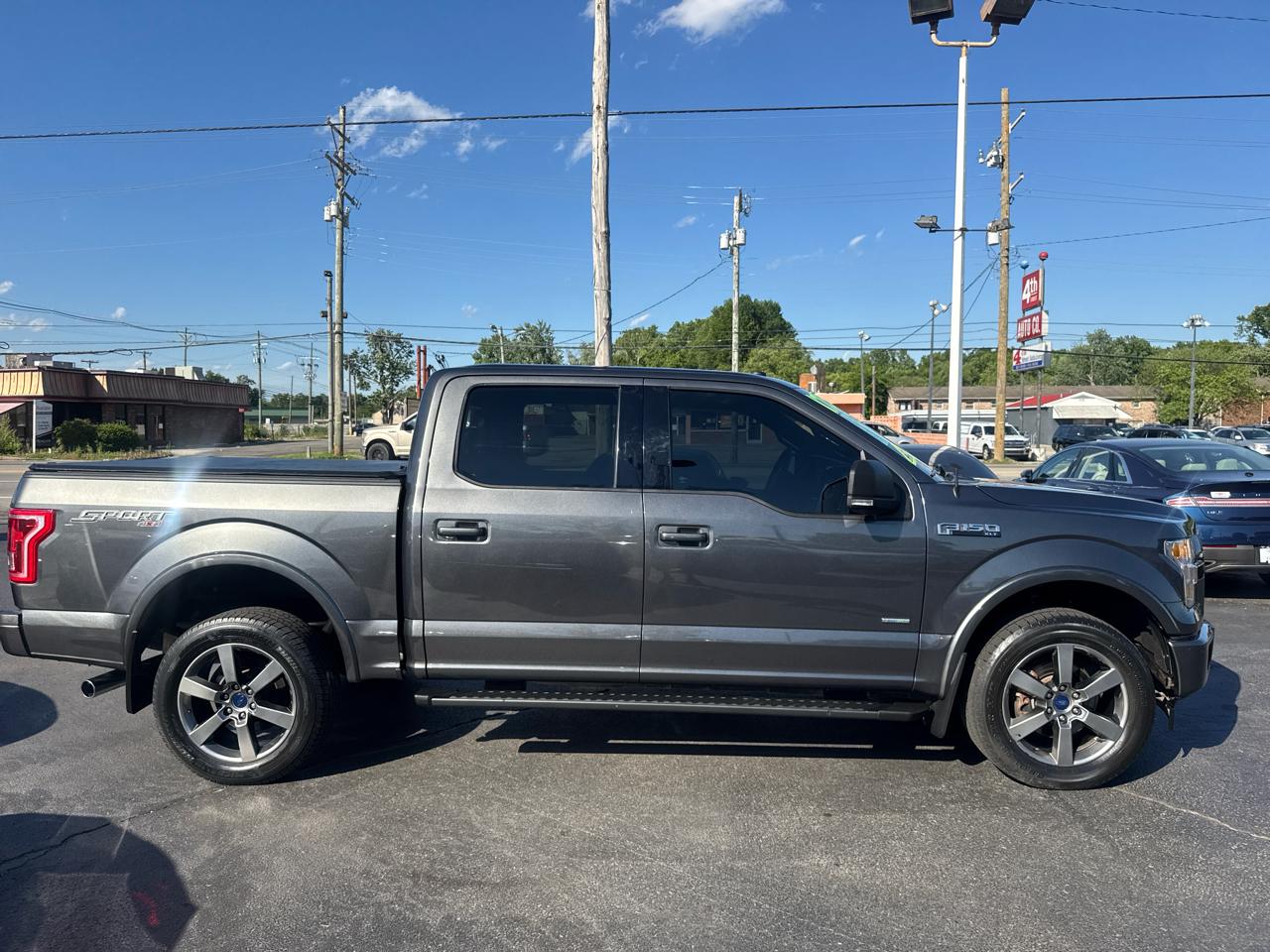 Ford F-150 4WD SuperCab 145" XLT 2017