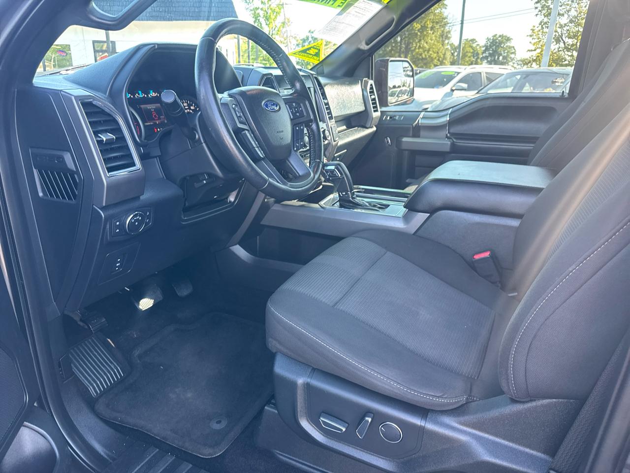 Ford F-150 4WD SuperCab 145" XLT 2017