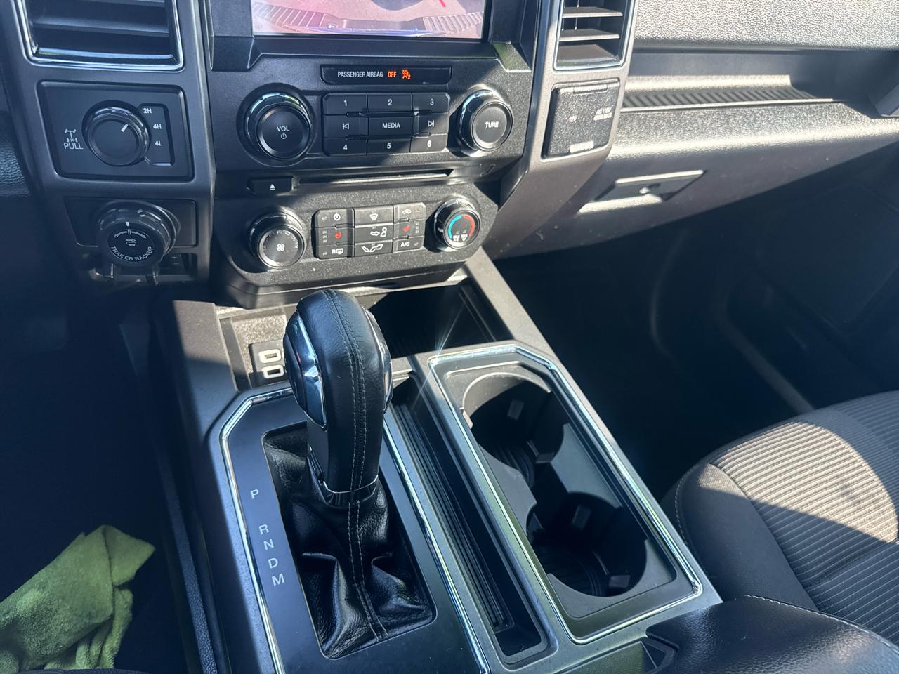Ford F-150 4WD SuperCab 145" XLT 2017