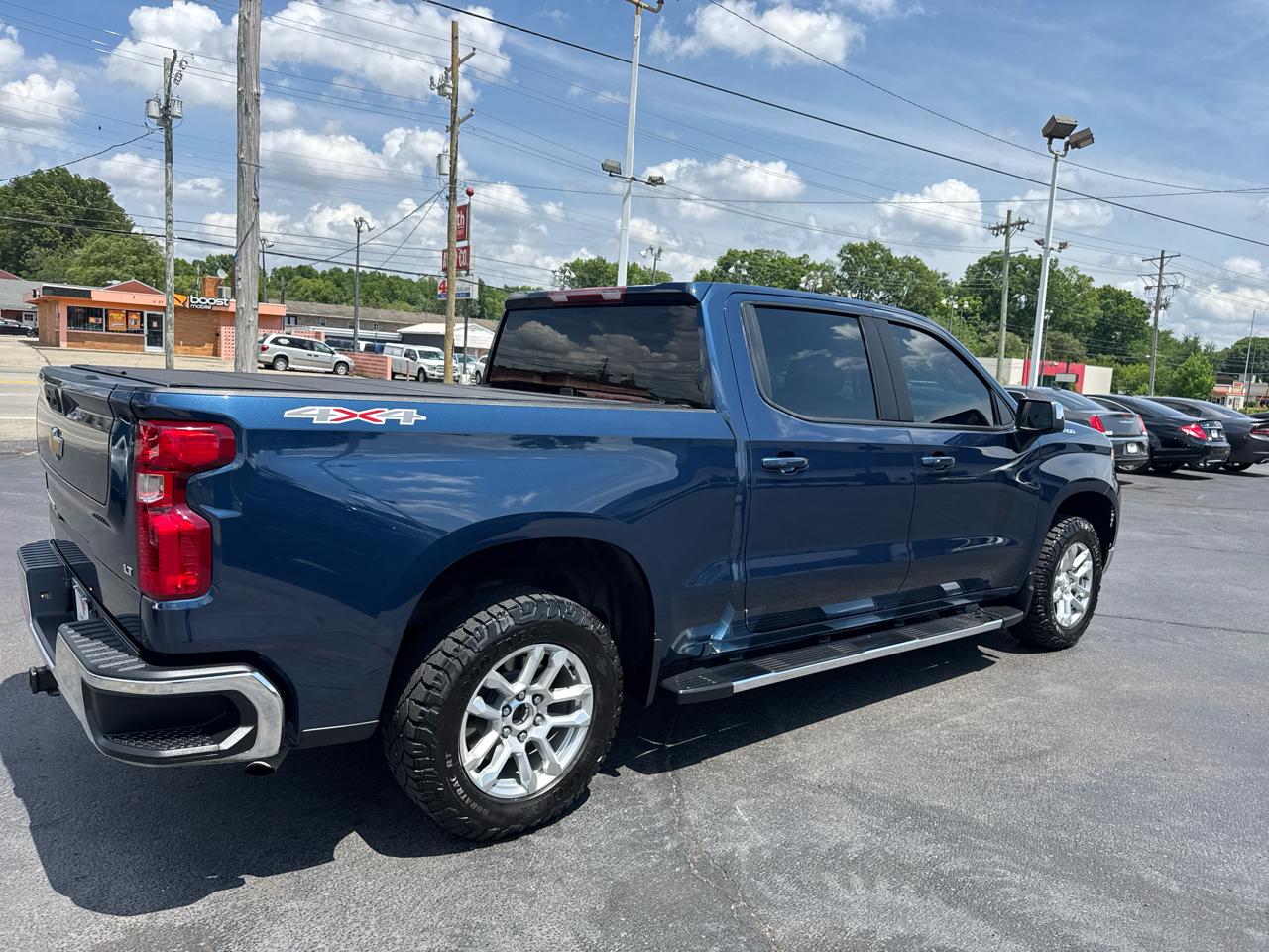 Chevrolet Silverado 1500 1LT Crew Cab 4WD 2023