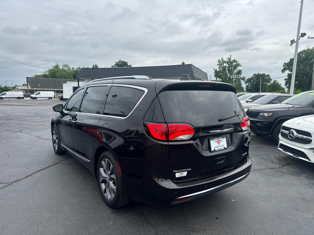 Chrysler Pacifica Limited 2017