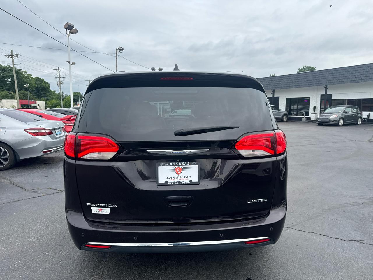 Chrysler Pacifica Limited 2017