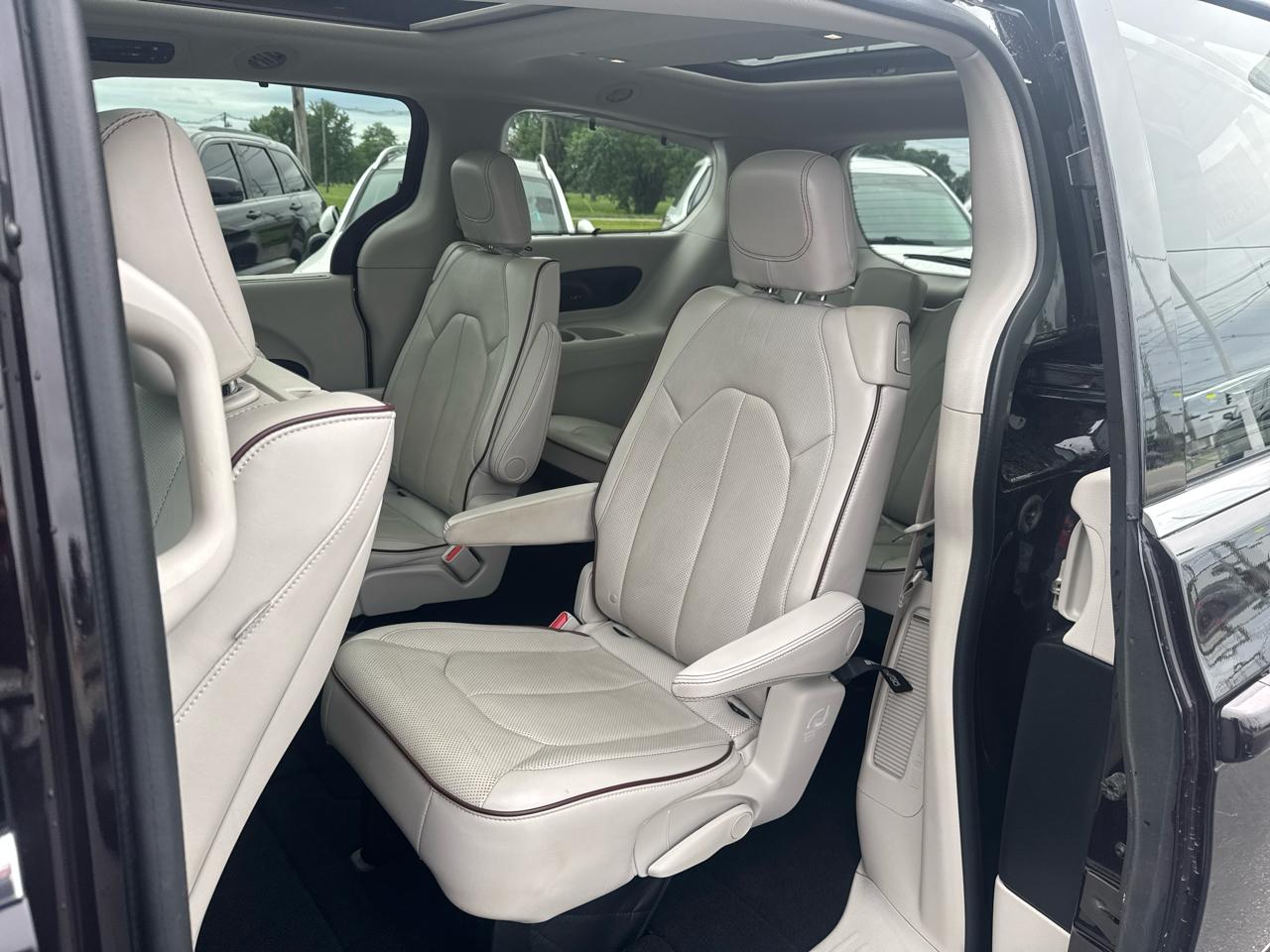 Chrysler Pacifica Limited 2017