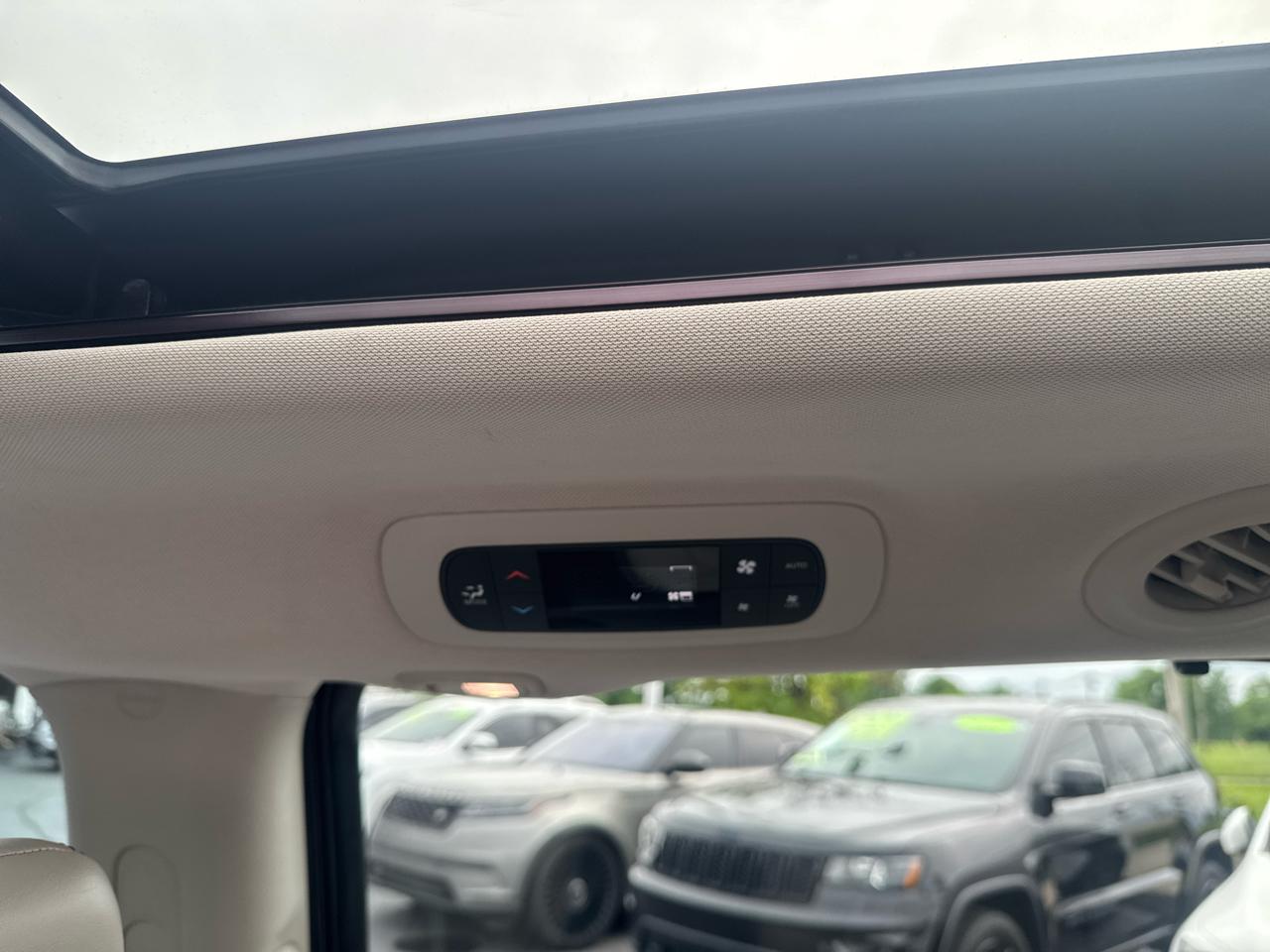 Chrysler Pacifica Limited 2017