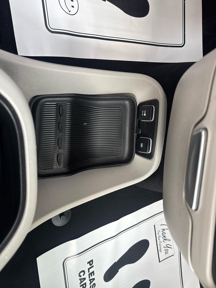 Chrysler Pacifica Limited 2017