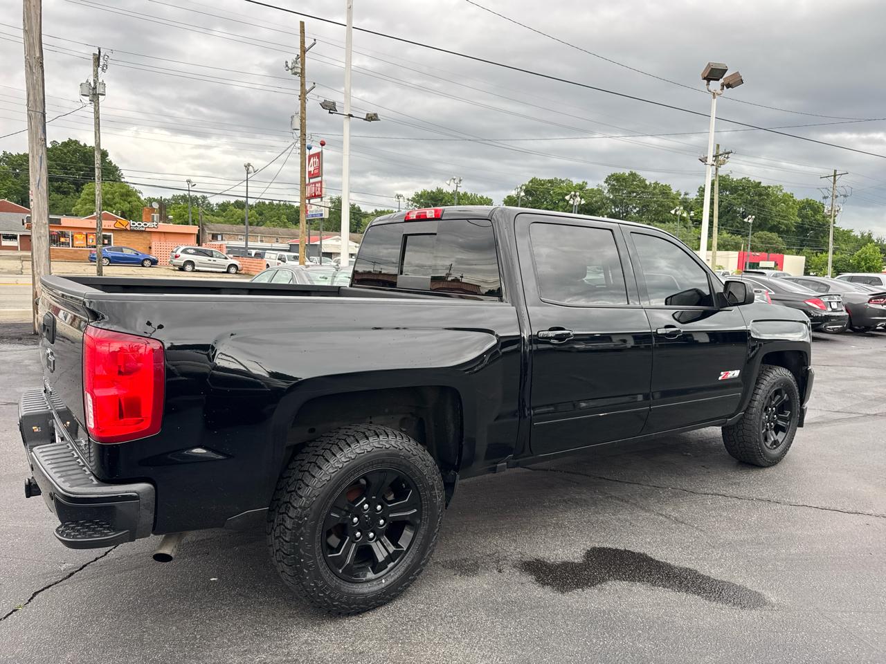 Chevrolet Silverado 1500 4WD Crew Cab 143.5" LT w/2LT 2017