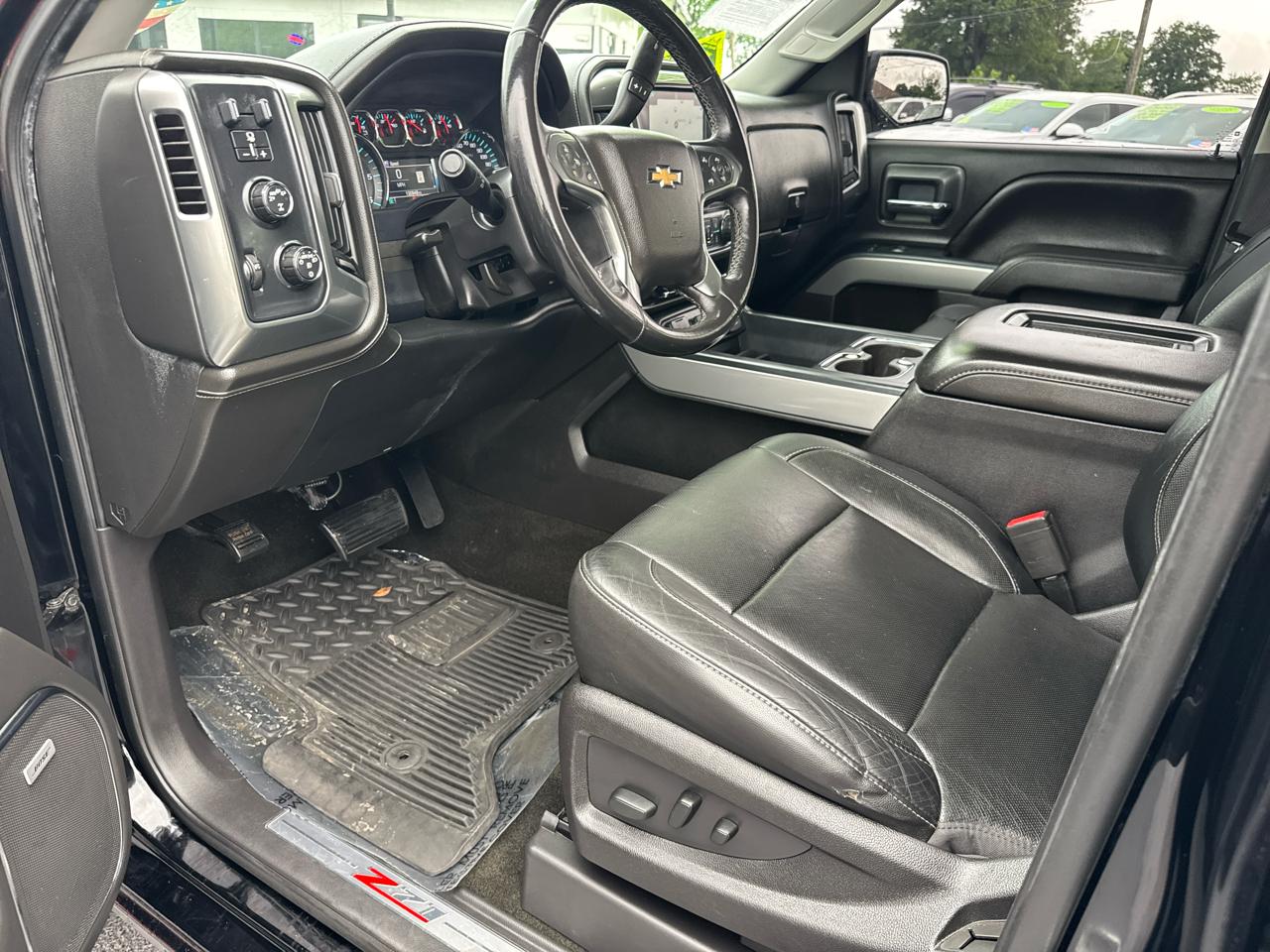 Chevrolet Silverado 1500 4WD Crew Cab 143.5" LT w/2LT 2017