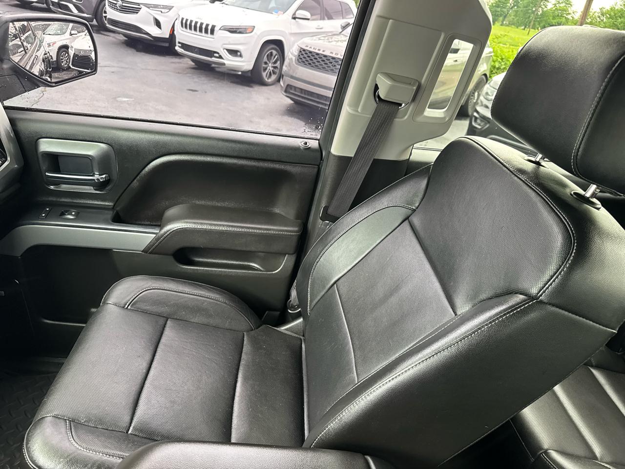 Chevrolet Silverado 1500 4WD Crew Cab 143.5" LT w/2LT 2017