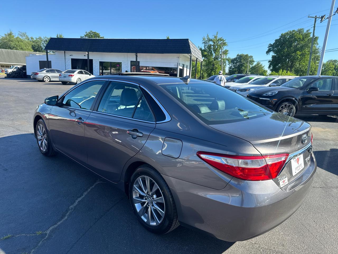 Toyota Camry Hybrid XLE 2017