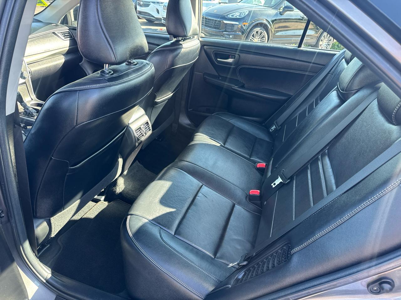 Toyota Camry Hybrid XLE 2017