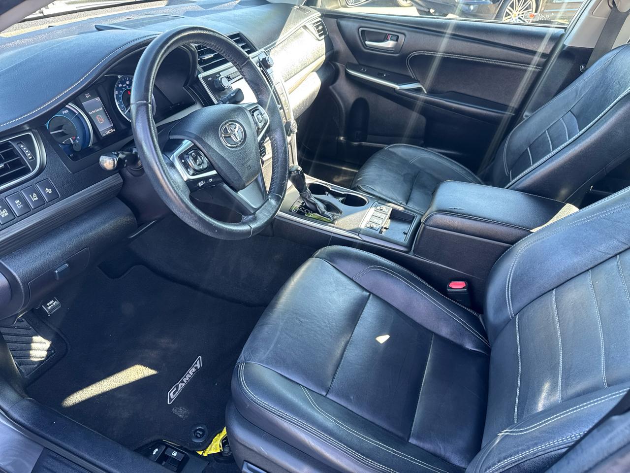 Toyota Camry Hybrid XLE 2017